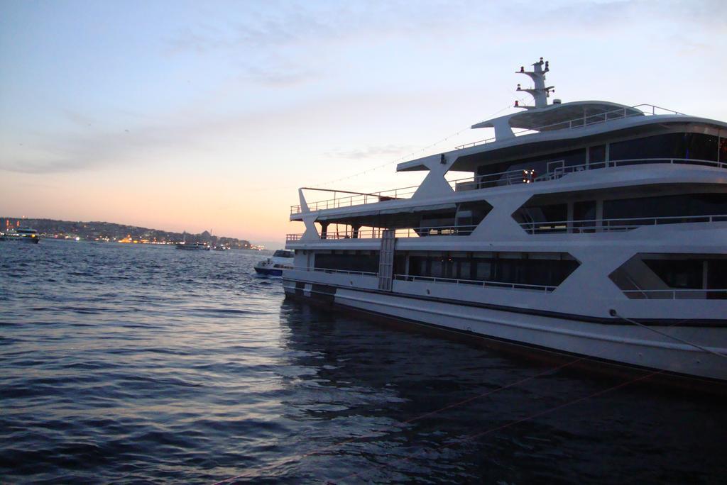 Royal Suites Besiktas Istanbul Exterior photo